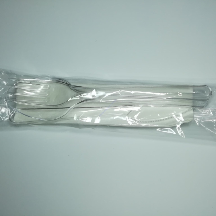 Konfekcja SUPERIOR widelec+nóż+łyżka+serwetka 50szt